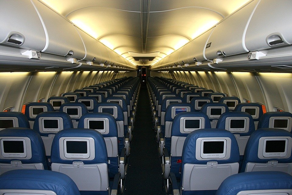 An empty cabin passenger seats. | Photo: pixabay.com
