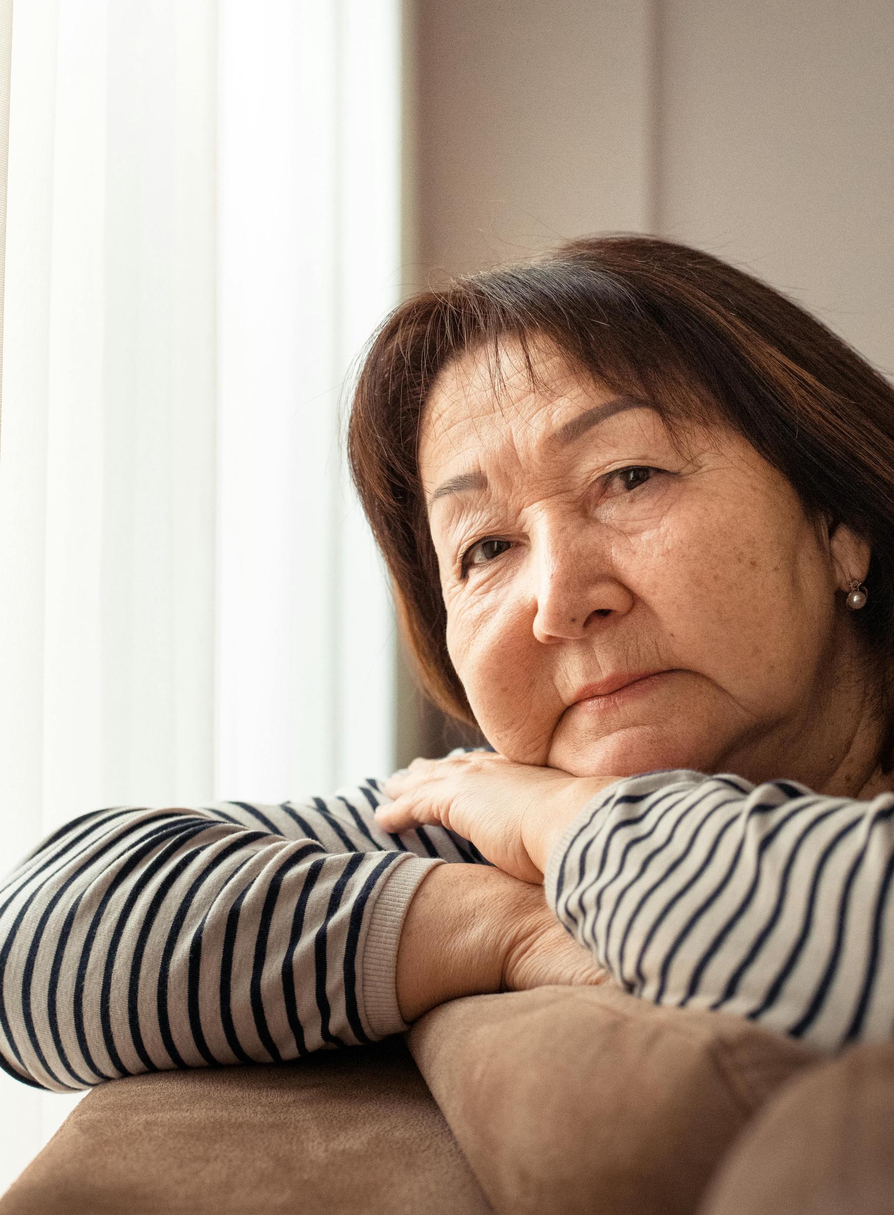 A frustrated elderly woman | Source: Pexels