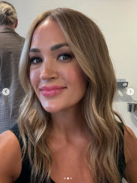 Carrie Underwood debuts a new look, dated August, 2025 | Source: Instagram/carrieunderwood
