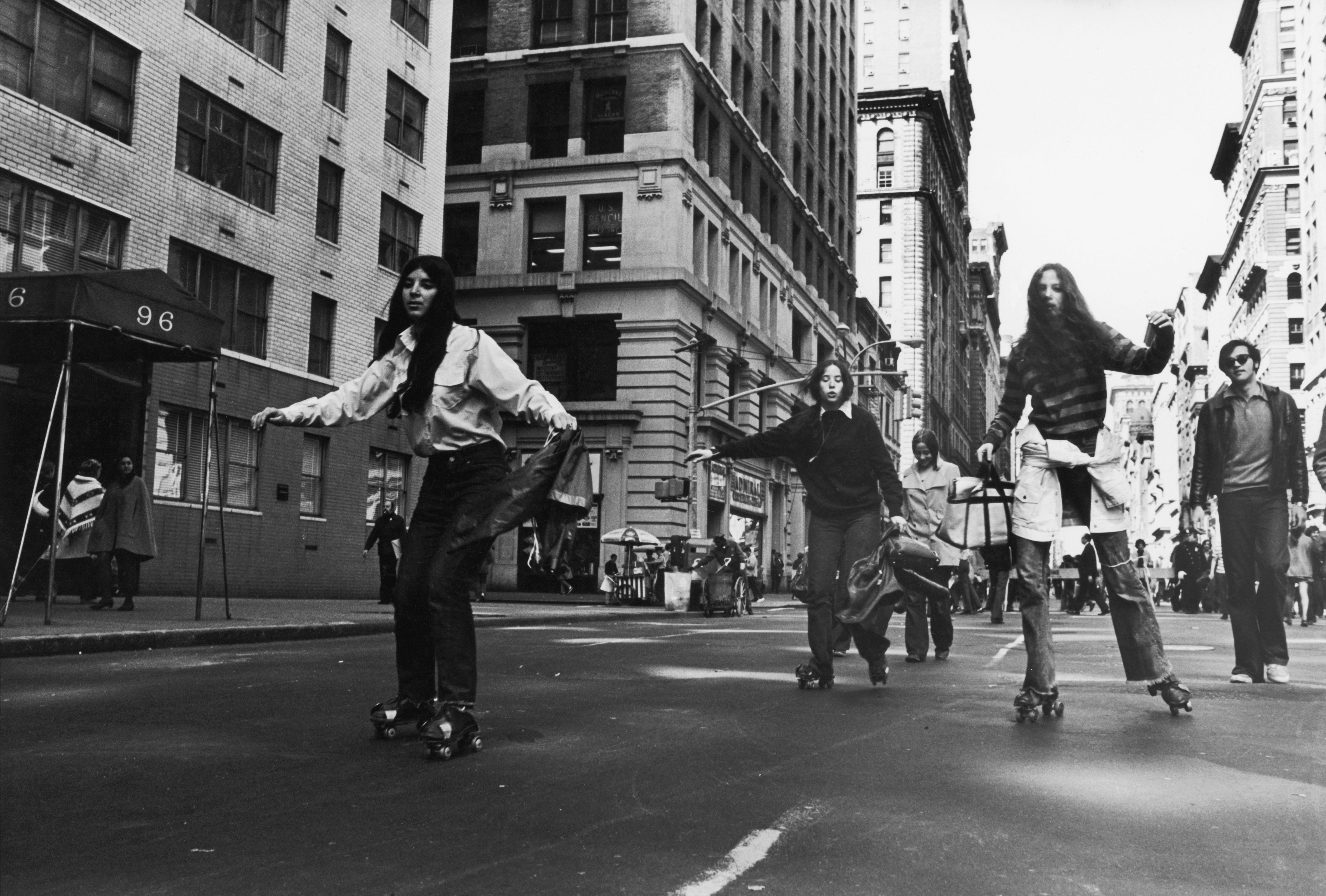 New Yorkers rollerskating to work to do their bit for environmentalism during the first Earth Day on April 22, 1970. | Source: Getty Images