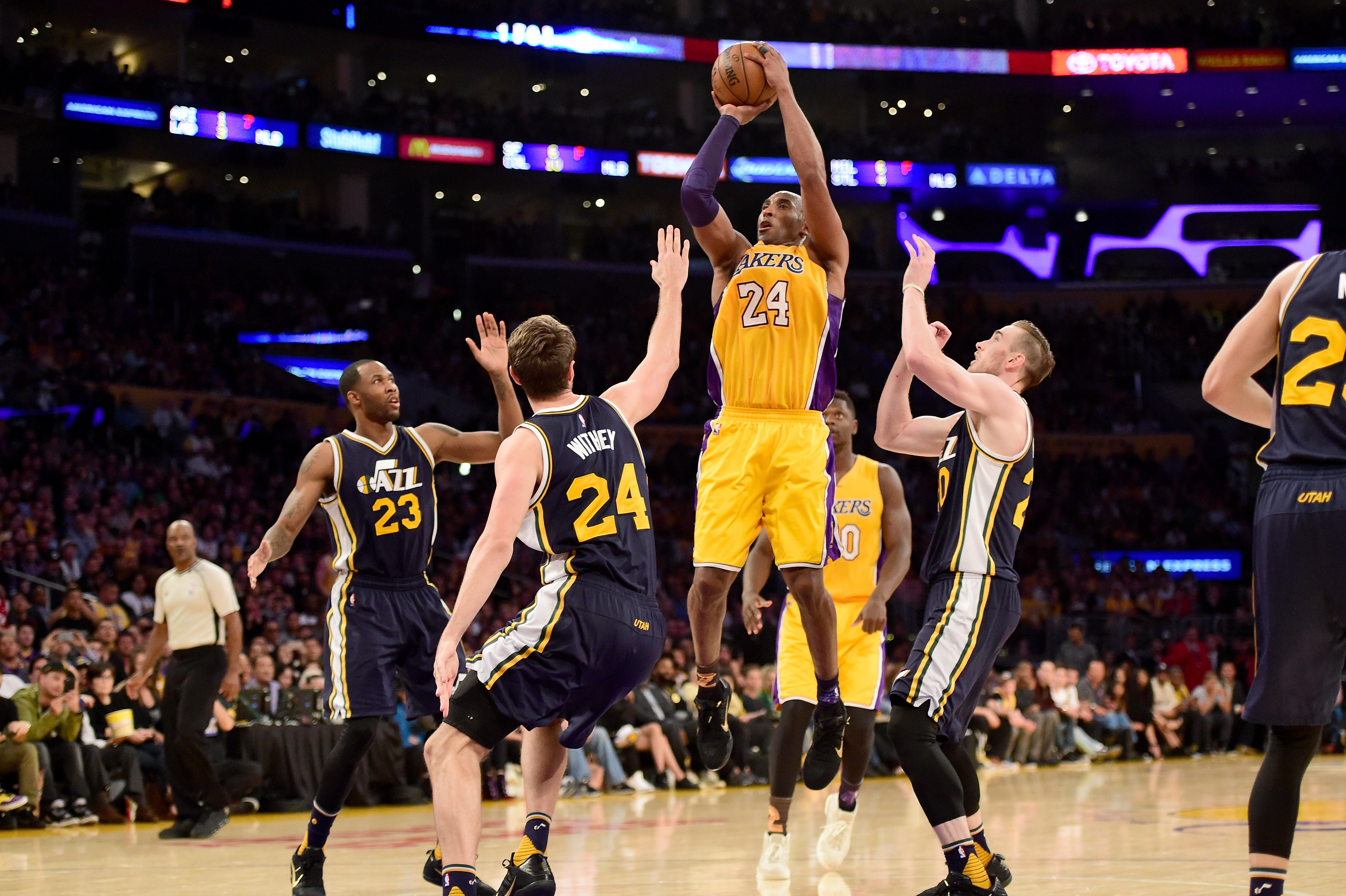 The Los Angeles Lakers playing against the Utah Jazz at Staples Center on April 13, 2016 in Los Angeles, California. | Source: Getty Images