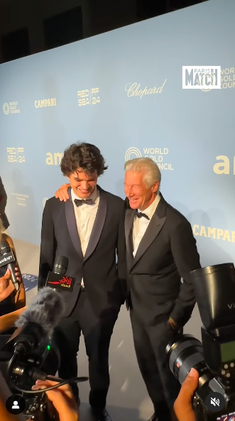 Homer and Richard Gere laughing as the press took pictures of them, posted on September 1, 2024 | Source: Instagram/parismatch