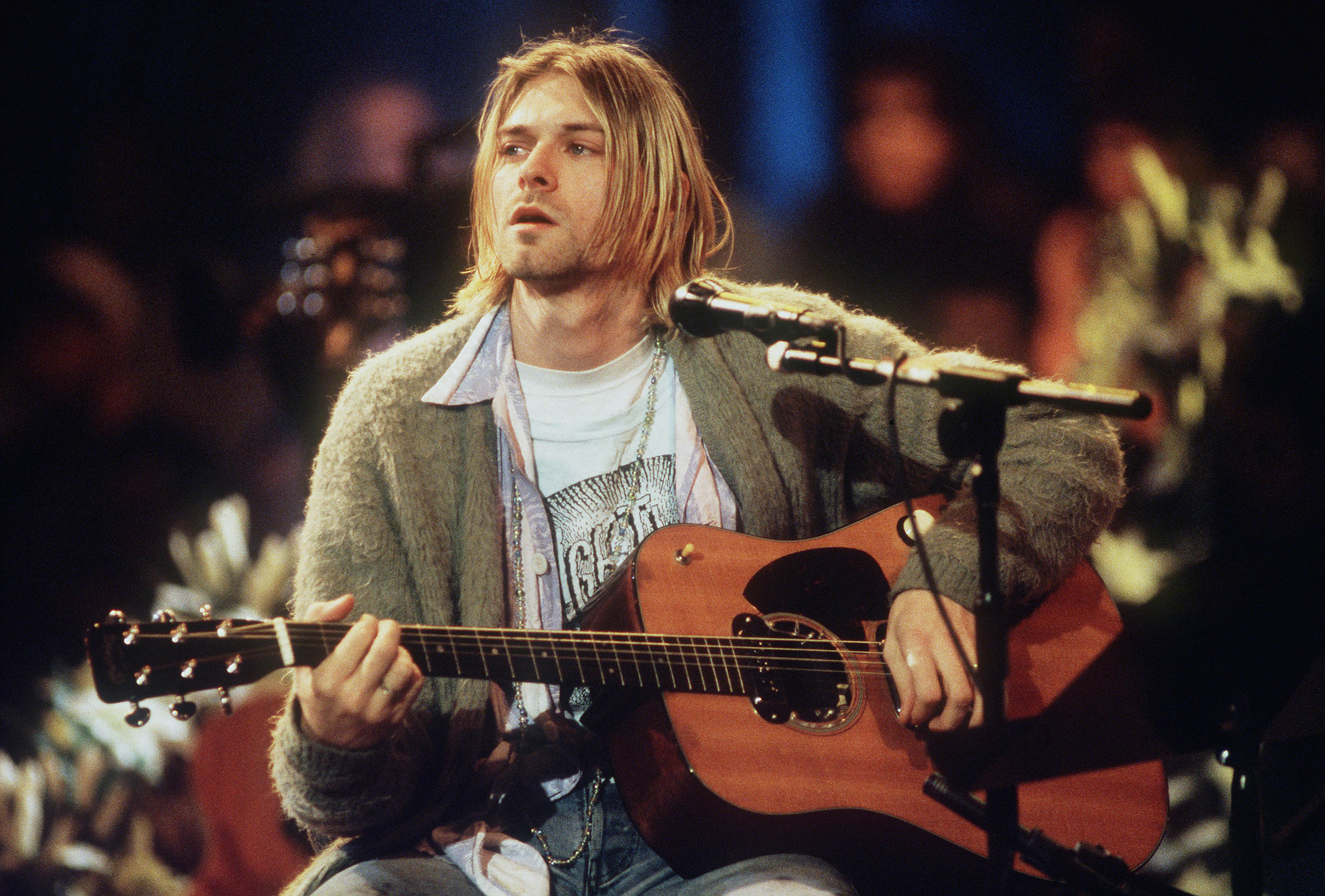 Kurt Cobain performing during Nirvana's set on "MTV Unplugged" in New York City on November 18, 1993 | Source: Getty Images