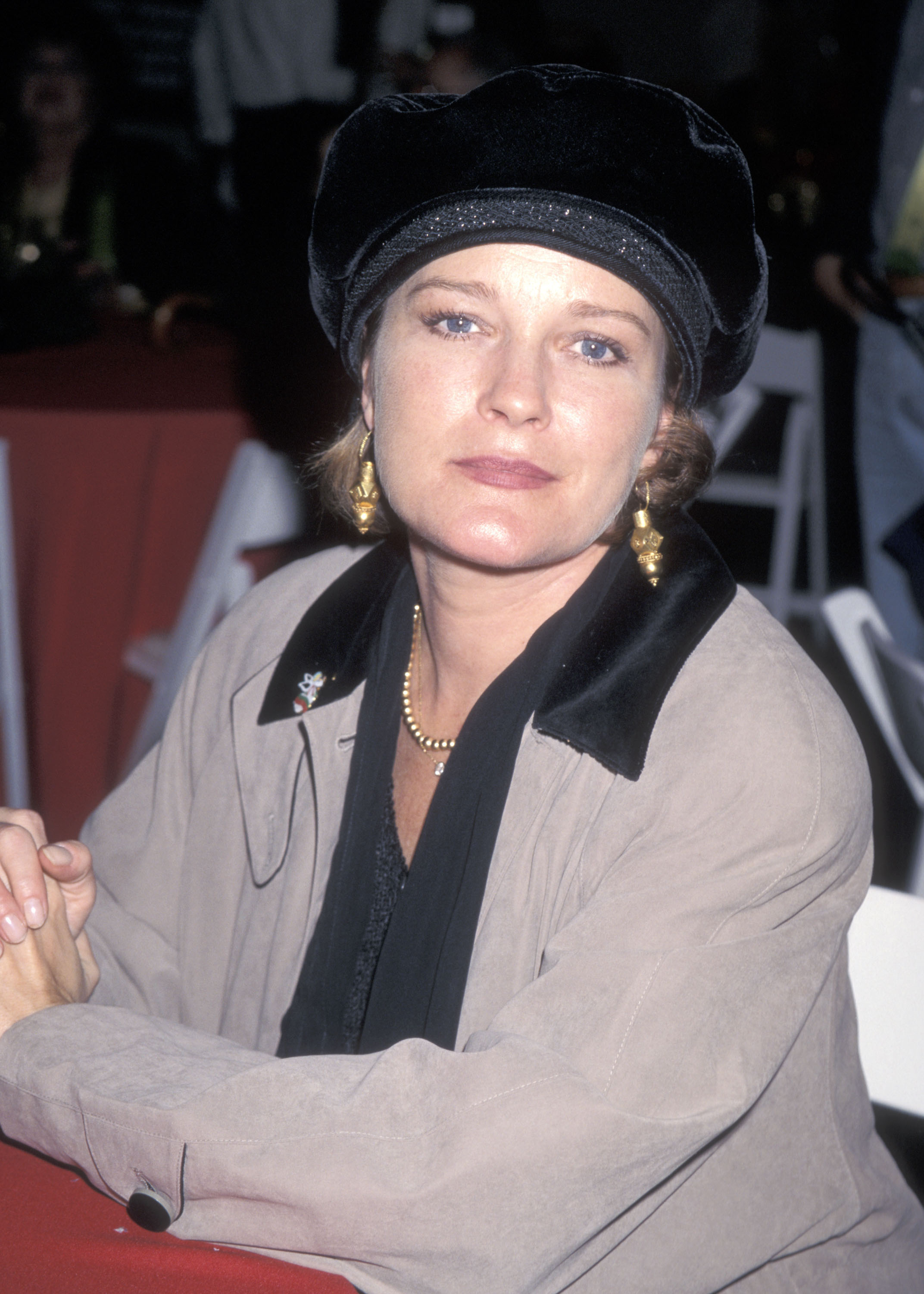 The actress attends the 66th Annual Hollywood Christmas Parade on November 30, 1997 | Source: Getty Images