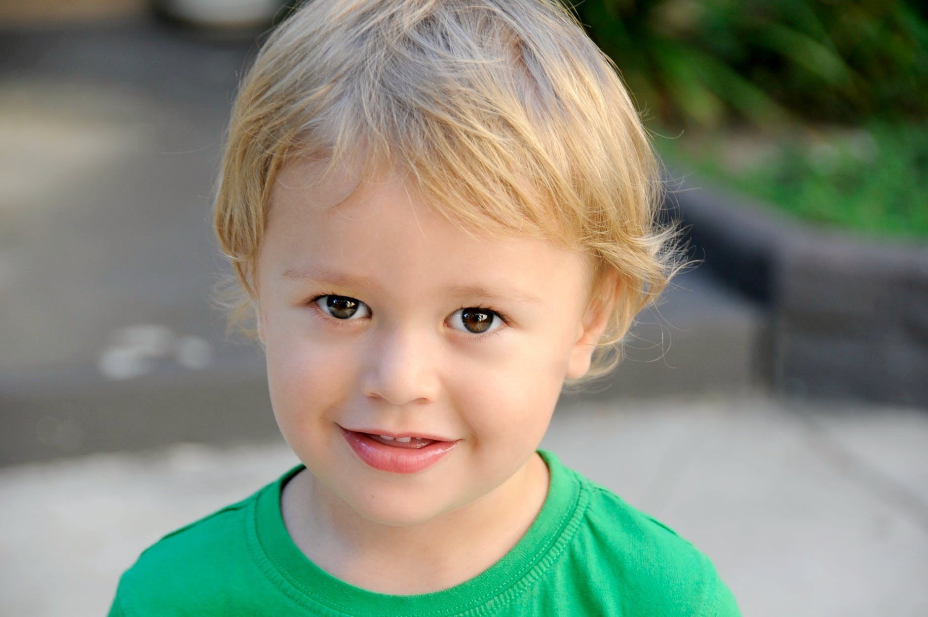 Niño con el cabello rubio. | Foto: Pexels