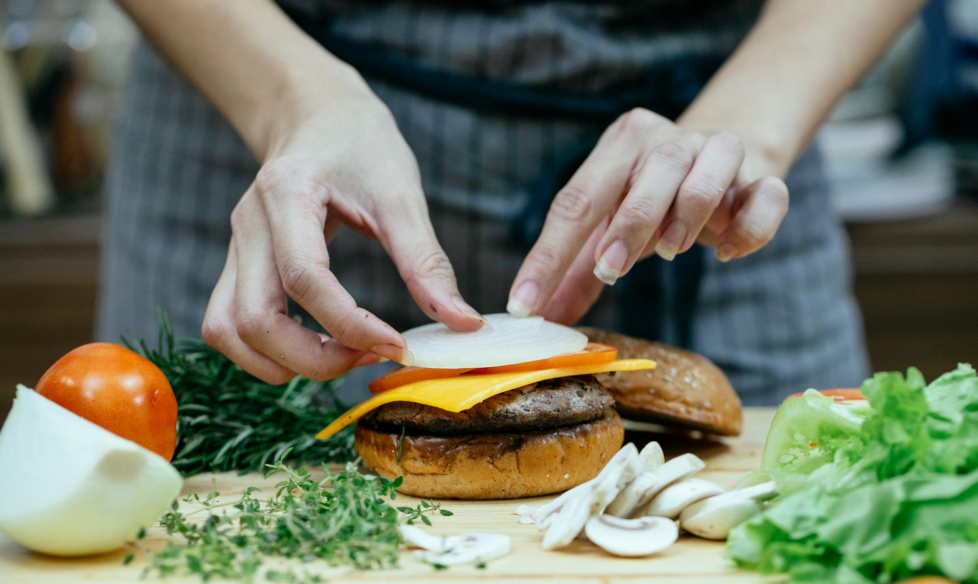 A vegetarian burger | Source: Pexels