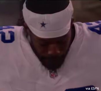 A Dallas Cowboys player bows his head in mourning for Marshawn Kneeland. | Source: Facebook/Dallas Cowboys on CBS Sports
