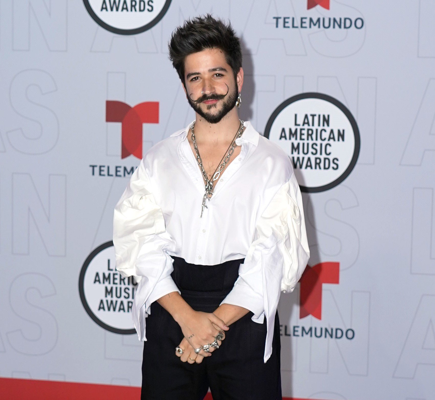Camilo asiste a los Latin American Music Awards 2021 en BB&T Center el 15 de abril de 2021 en Sunrise, Florida. | Foto: Getty Images