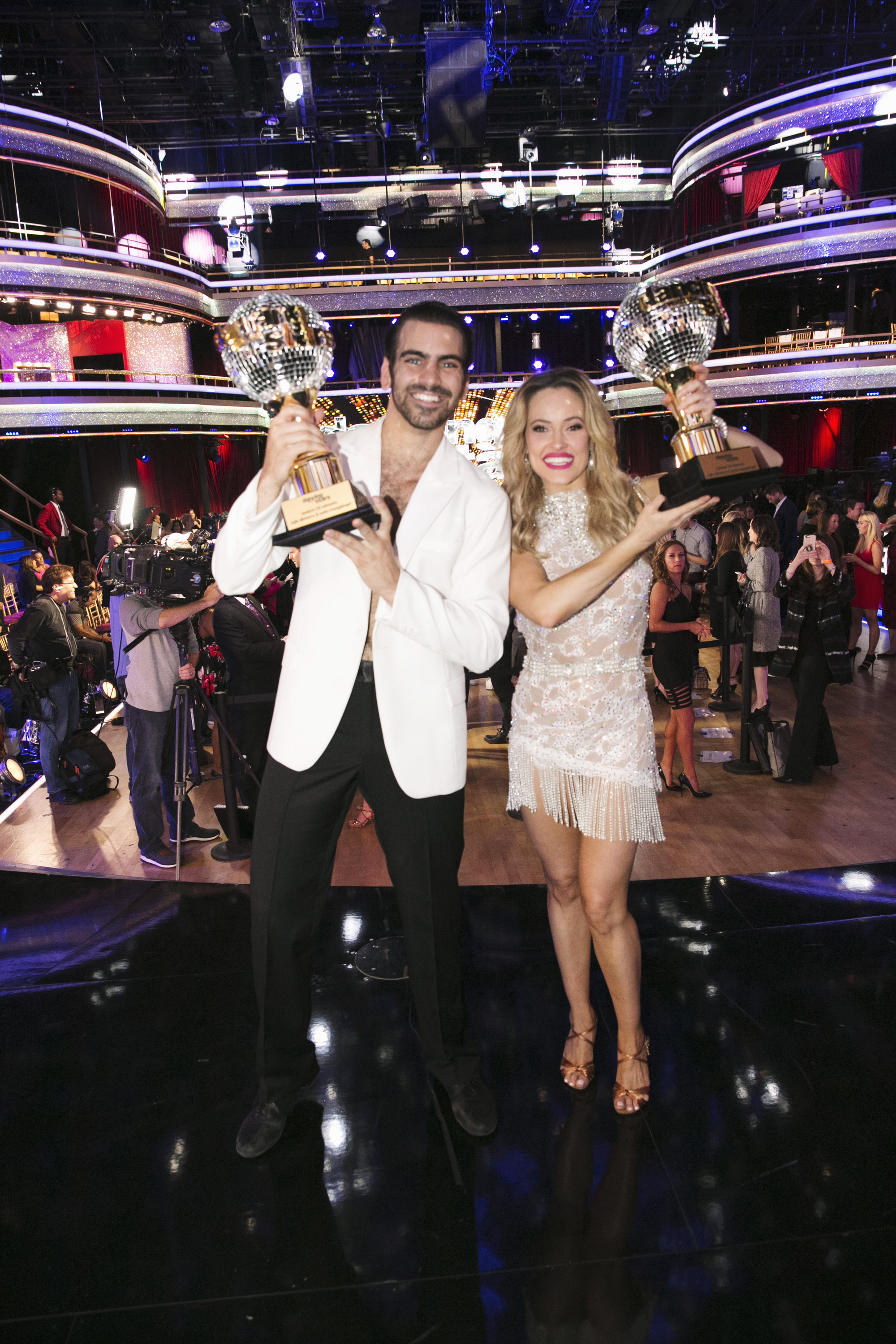 Nyle DiMarco and Peta Murgatroyd on the set of "Dancing with the Stars," 2016 | Source: Getty Images