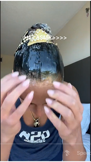 Daniella Ramirez shows the gelatin in her hair, from a TikTok video dated June 2, 2024 | Source: Tiktok/@annadramirez/