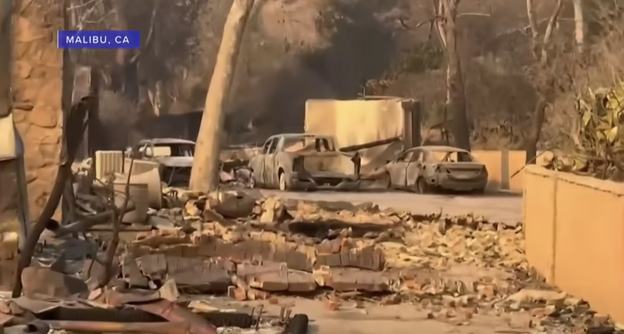 Mel Gibson's home destroyed by the L.A wildfires from a video posted on January 10, 2025 | Source: YouTube/@NewsNation