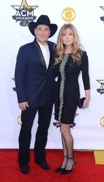 Clint Black and Lisa Hartman Black at the 50th Academy of Country Music Awards on April 19, 2015 | Photo: Getty Images