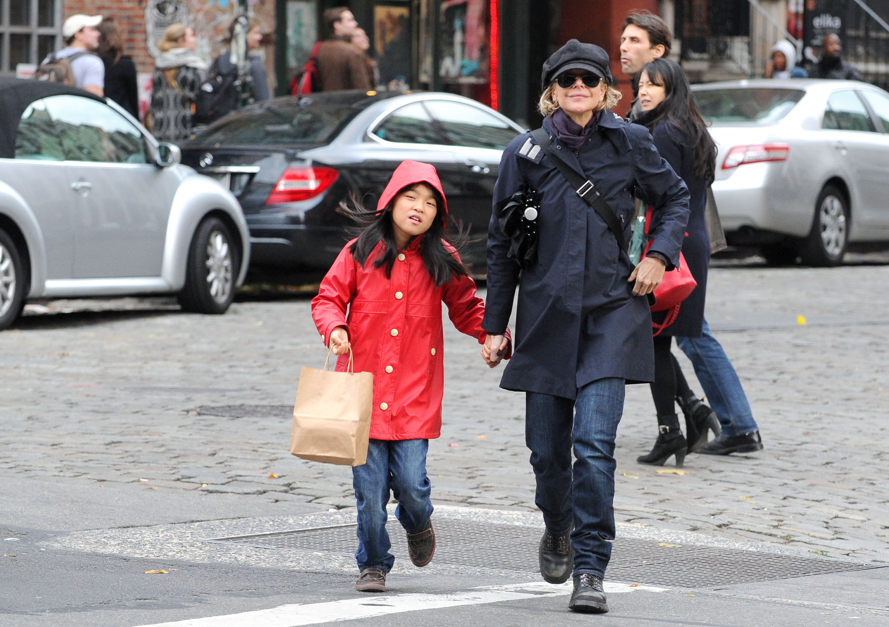 Meg Ryan and her daughter, Daisy True Ryan, are seen on November 10, 2013, in New York City. | Source: Getty Images