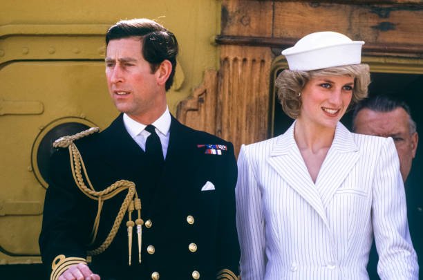 La princesse Diana et le le princesse Charles assistent à un défilé | Sources : Getty Images