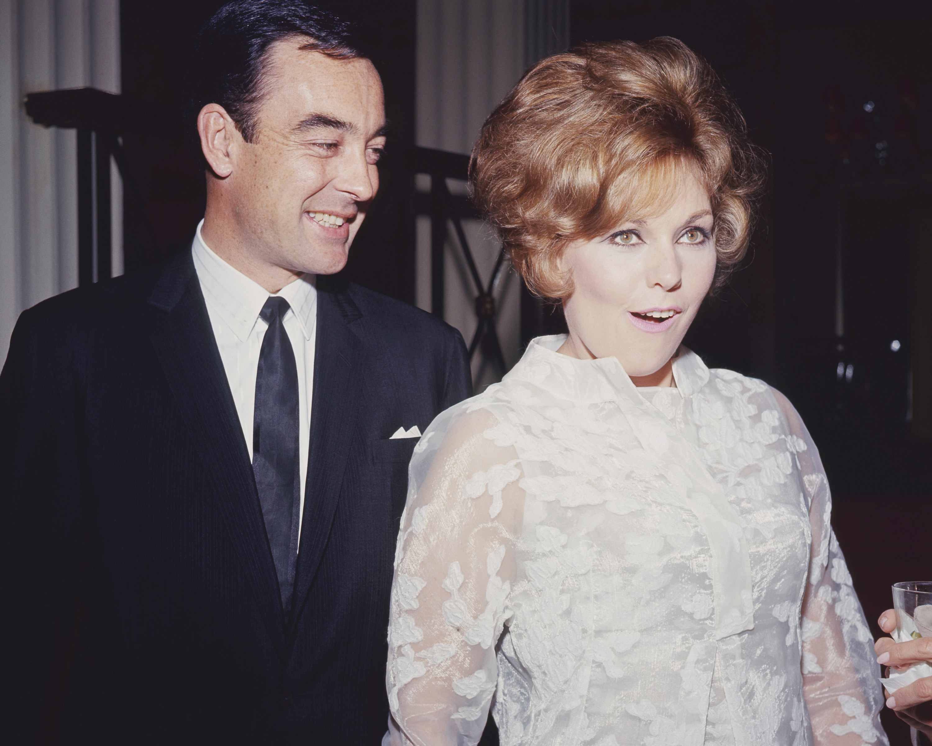 Richard Johnson and Kim Novak, circa 1965. | Source: Getty Images