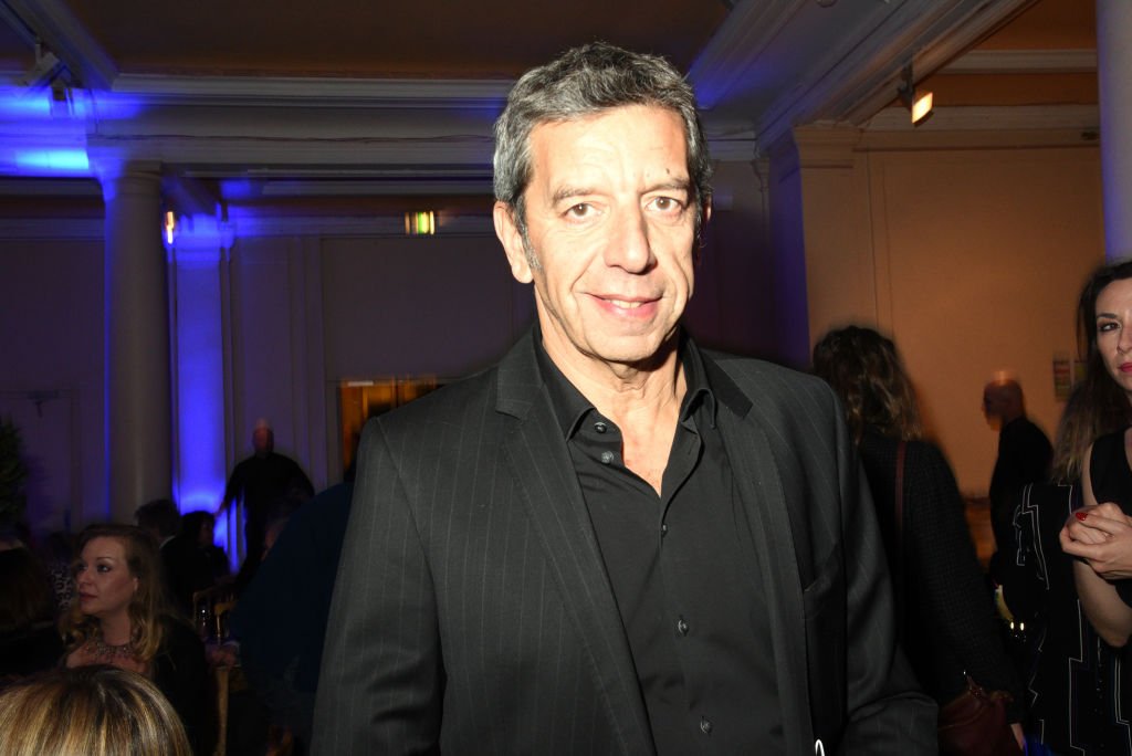 Michel Cymes assiste au Gala de charité "Gala D'Enfance Majuscule 2017" à la salle Gaveau le 20 mars 2017 à Paris, France. | Photo : Getty Images Michel Cymes assiste au Gala de charité "Gala D'Enfance Majuscule 2017" à la salle Gaveau le 20 mars 2017 à Paris, France. | Photo : Getty Images