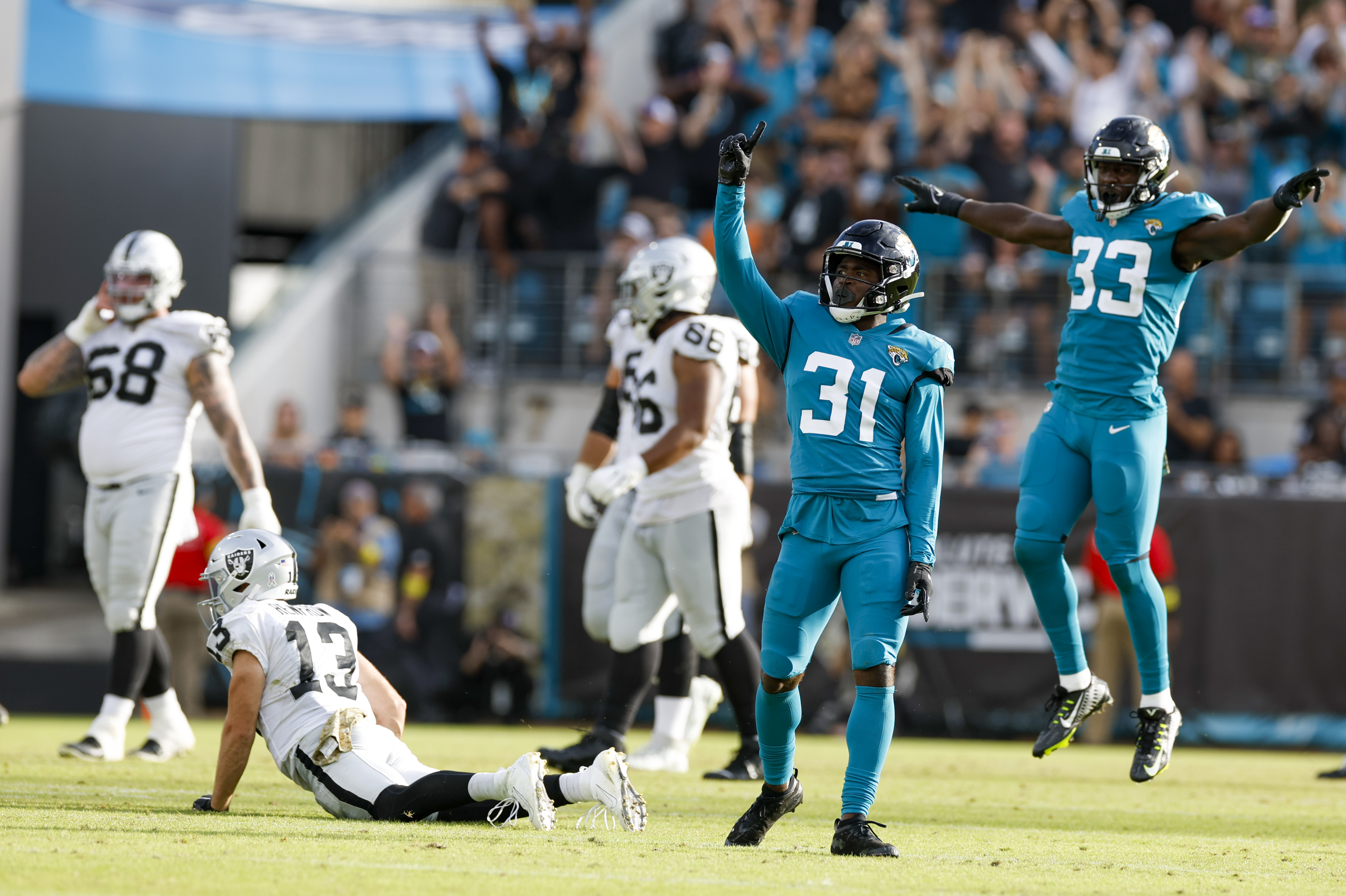 The Jacksonville Jaguars facing off against the Las Vegas Raiders in Jacksonville, Florida on November 6, 2022 | Source: Getty Images