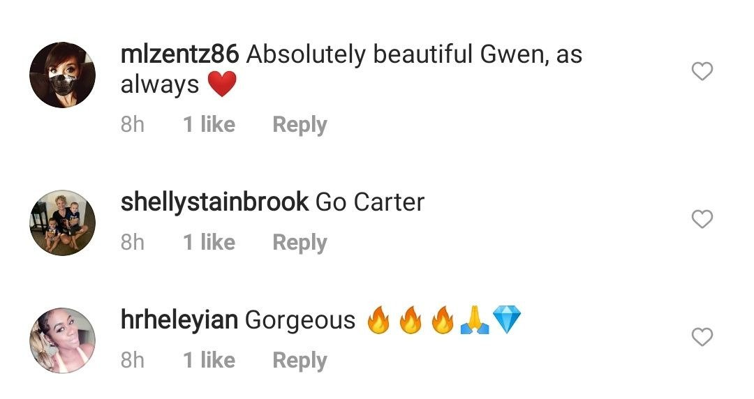 Fans' comments on Gwen Stefani's selfie of her smiling. | Photo: Instagram/Gwenstefani