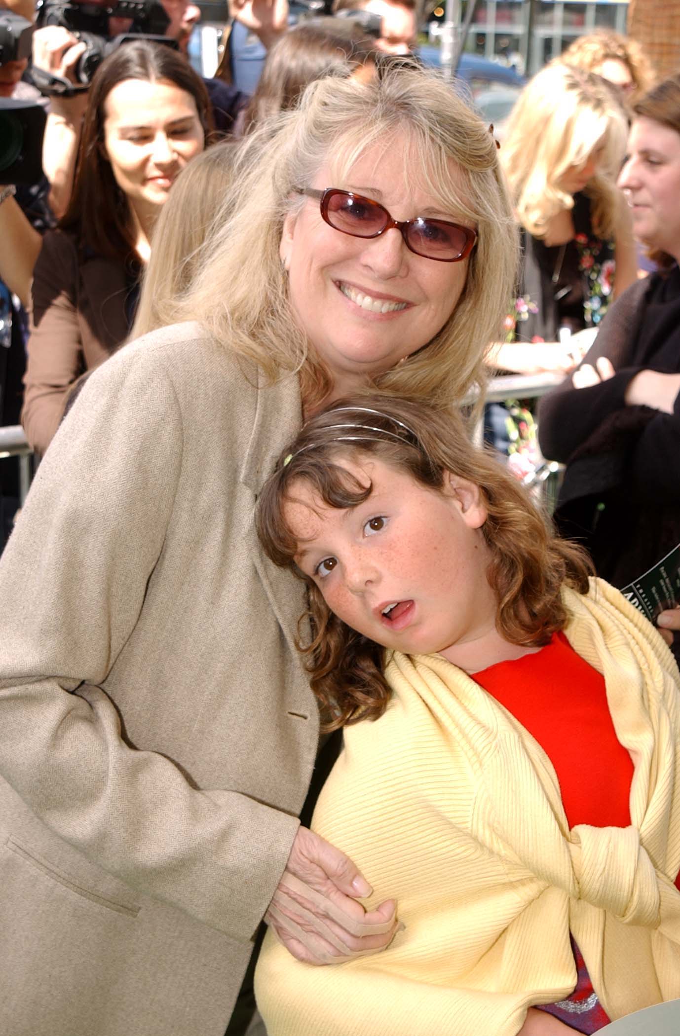 Teri and Molly Garr at the premiere of "Spirit: Stallion of the Cimarron" in Hollywood, California, on May 19, 2002 | Source: Getty Images