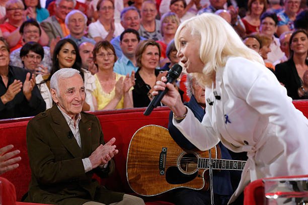 Michèle Torr faisant le show dans une émission télé | Sources : Getty images