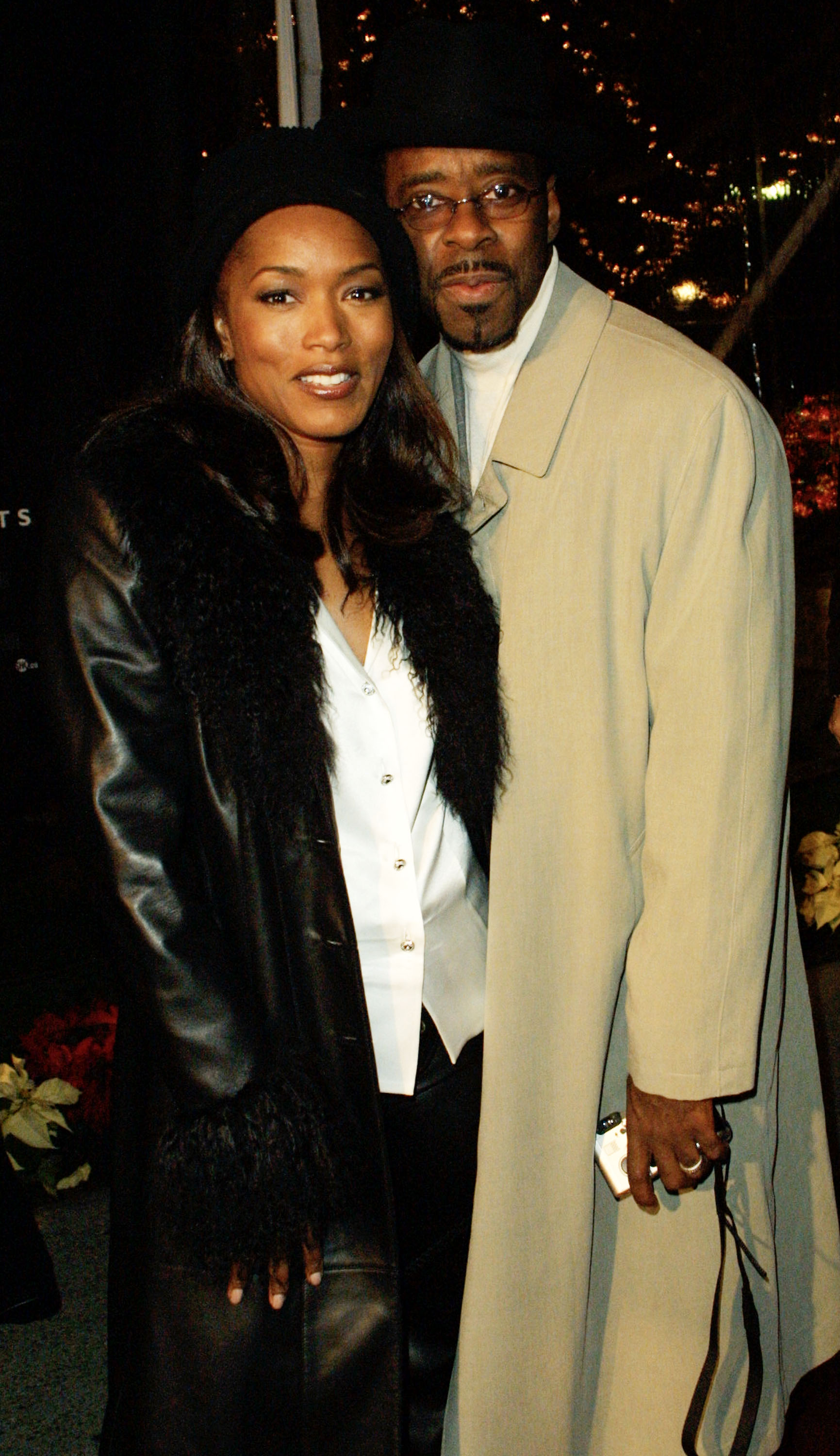 Angela Bassett and Courtney B. Vance at the premiere of "Ruby’s Bucket of Blood," on November 29, 2001 | Source: Getty Images