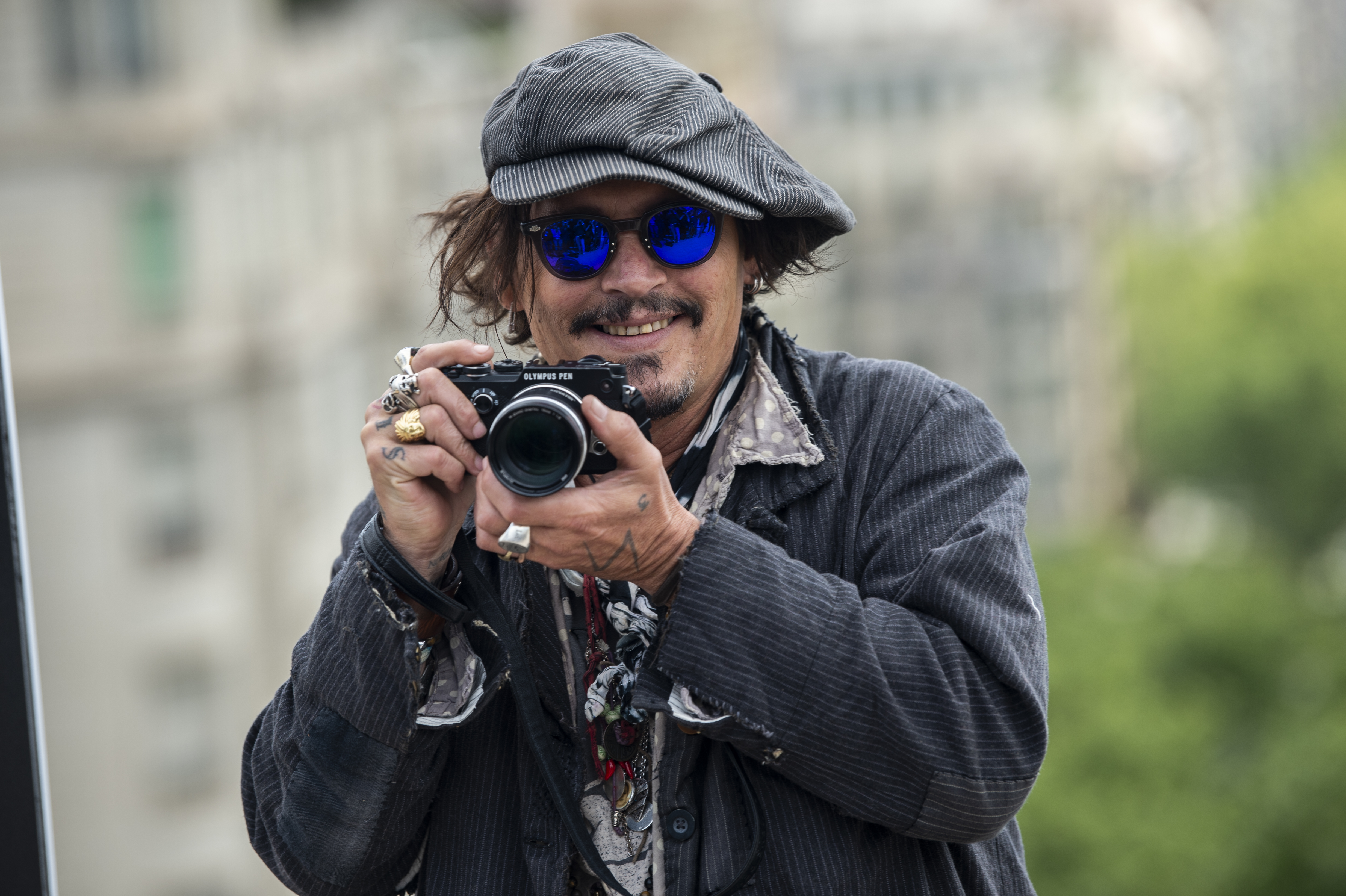 Johnny Depp asiste a un photocall para presentar su última película "Minamata" durante el BCN Film Festival en el Hotel Casa Fuster, el 16 de abril de 2021 en Barcelona, España. | Foto: Getty Images