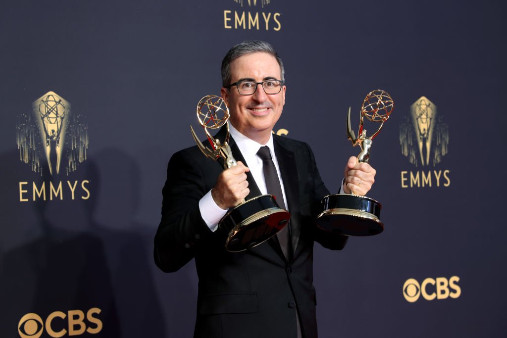 John Oliver poses in the press room during the 73rd Primetime Emmy Awards, September 2021 | Source: Getty Images