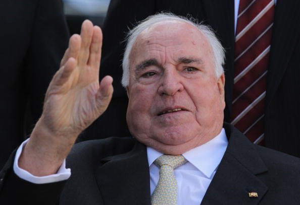 Helmut Kohl, 20-jähriges Jubiläum der Wiedervereinigung Deutschlands, Berlin, 2010 | Quelle: Getty Images Helmut Kohl, 20-jähriges Jubiläum der Wiedervereinigung Deutschlands, Berlin, 2010 | Quelle: Getty Images