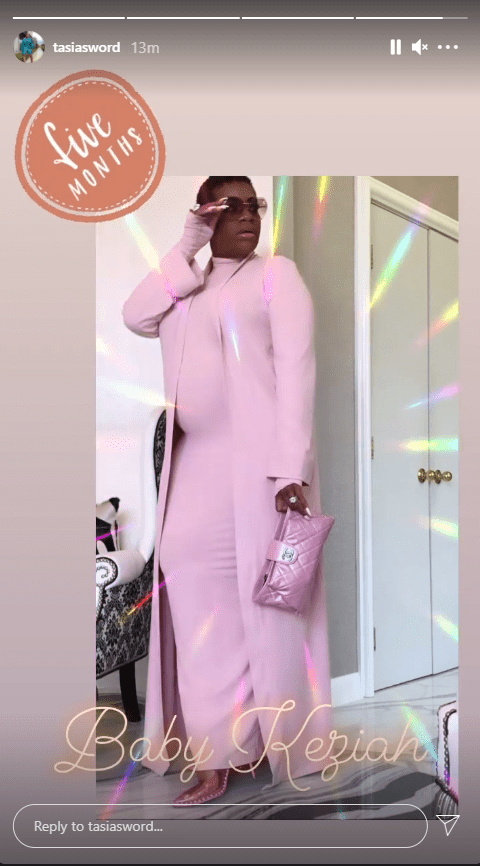 Singer Fantasia Barrino looking adorable in a pink ensemble as she flaunts her baby bump. | Photo: Instagram/tasiasworld
