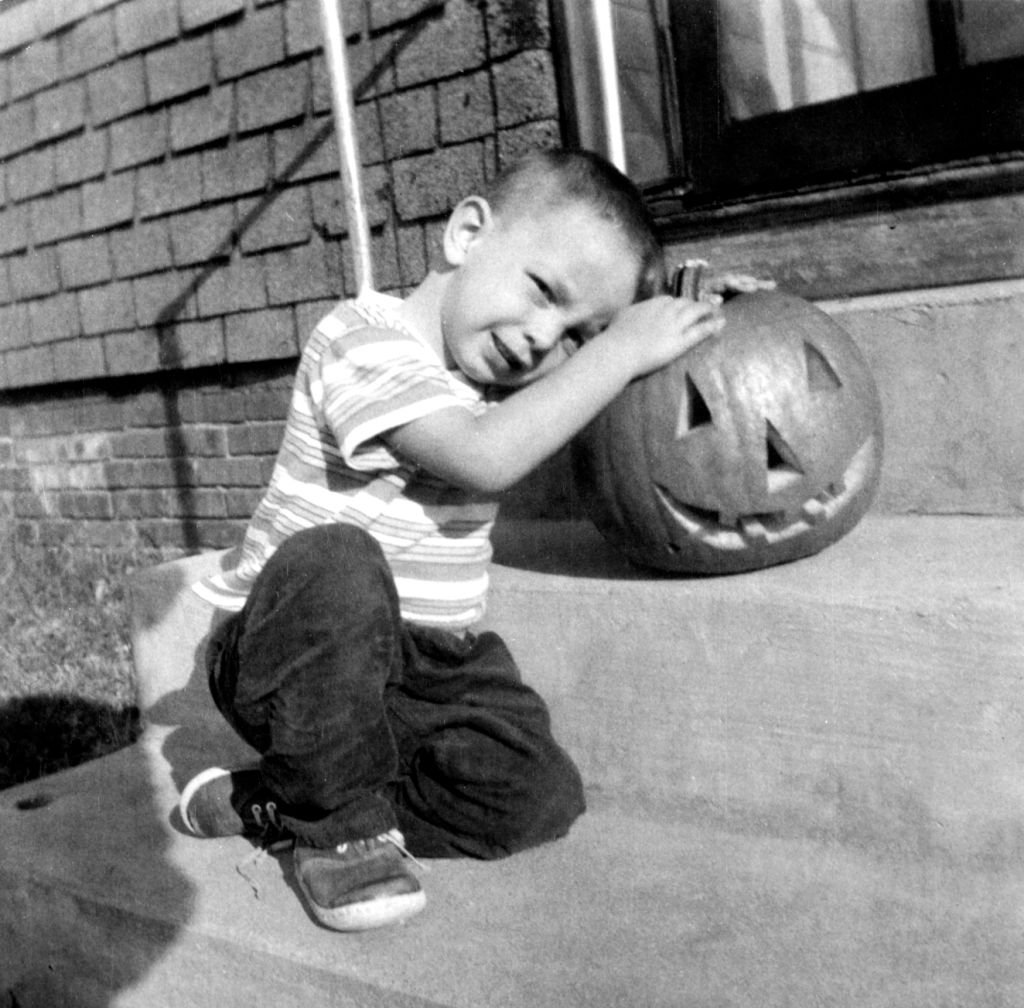 Un petit garçon en pleurs | source : Getty images