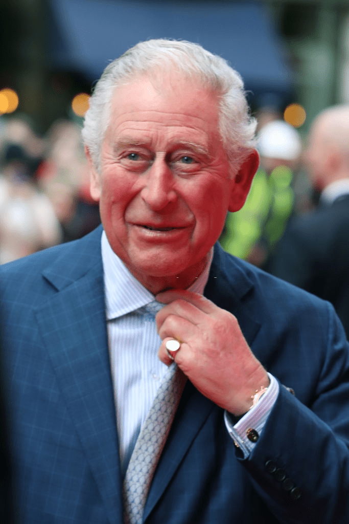 Le Prince Charles, Prince de Galles, vu à son arrivée pour les Prince's Trust Awards au Palladium de Londres le 11 mars 2020 à Londres, Angleterre. | Photo : Getty Images Le Prince Charles, Prince de Galles, vu à son arrivée pour les Prince's Trust Awards au Palladium de Londres le 11 mars 2020 à Londres, Angleterre. | Photo : Getty Images