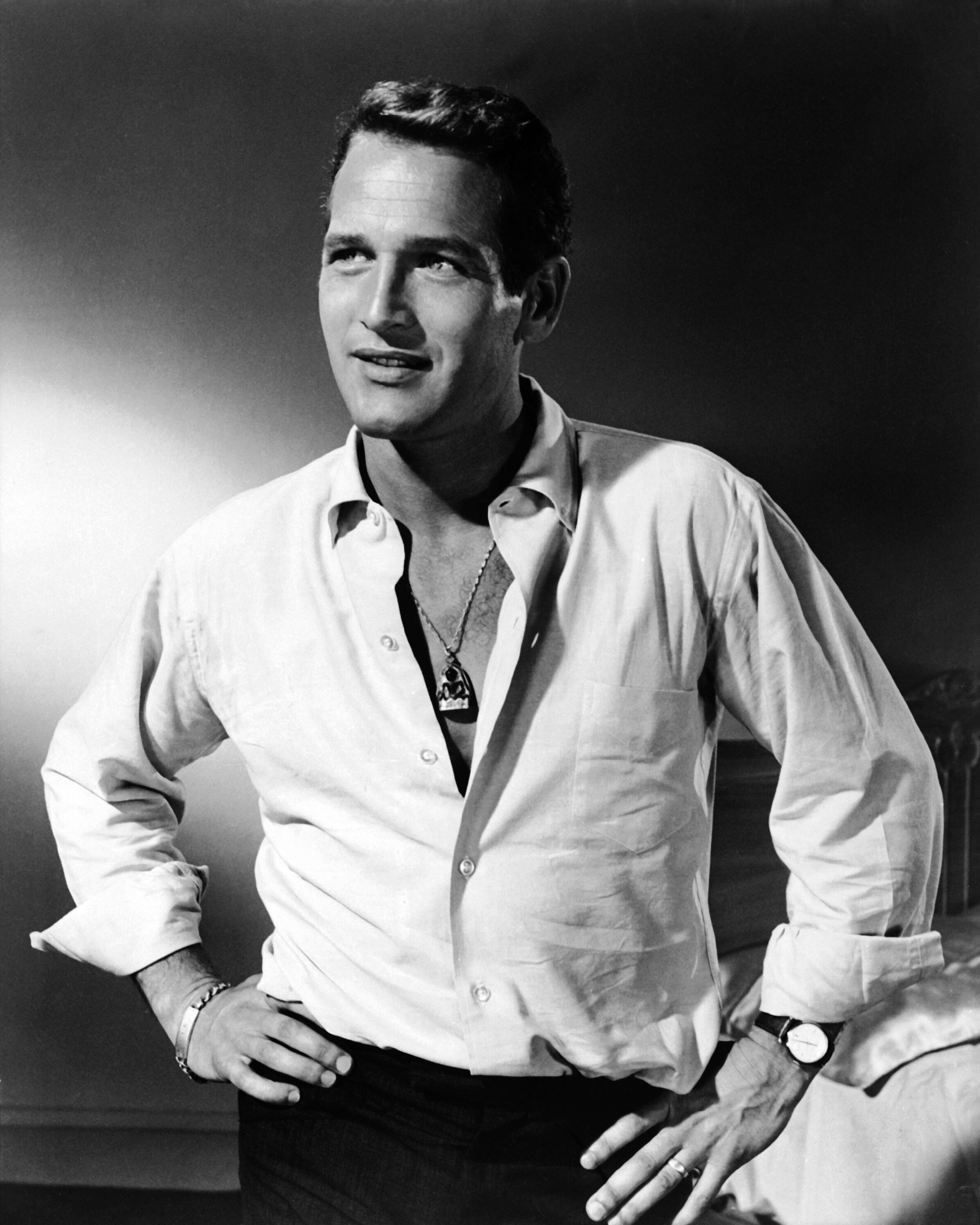 Paul Newman posing for a black and white photo, circa 1960. | Source: Getty Images