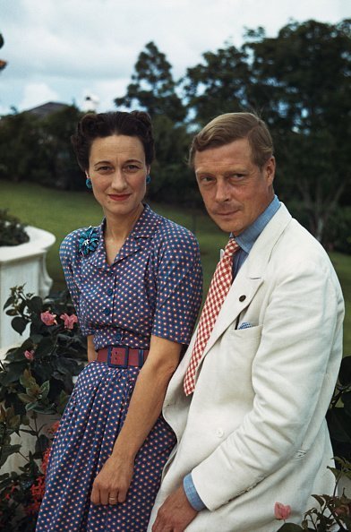 Wallis, Duchess of Windsor (1896-1986) and the Duke of Windsor (1894-1972) outside Goverment House in Nassau, the Bahamas, circa 1942 | Photo: Getty Images