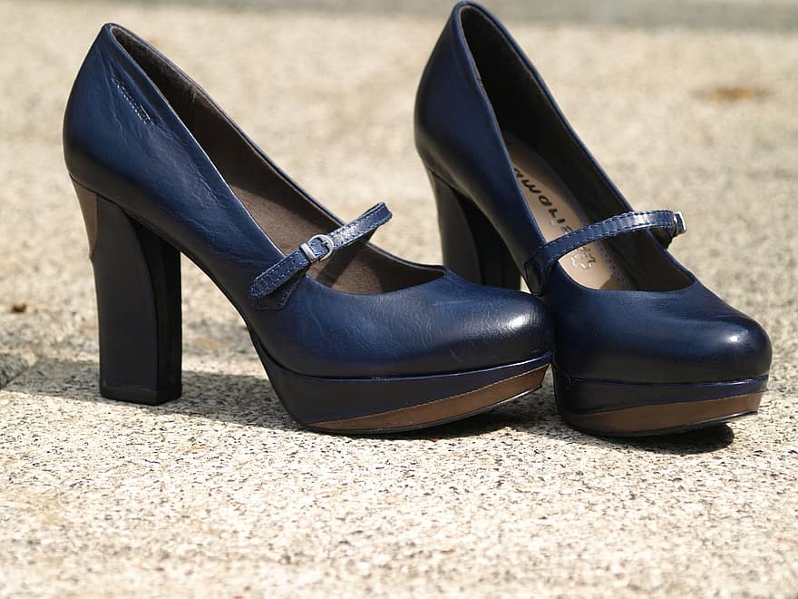 Zapatos con tacón ancho. | Foto: Pikist Zapatos con tacón ancho. | Foto: Pikist