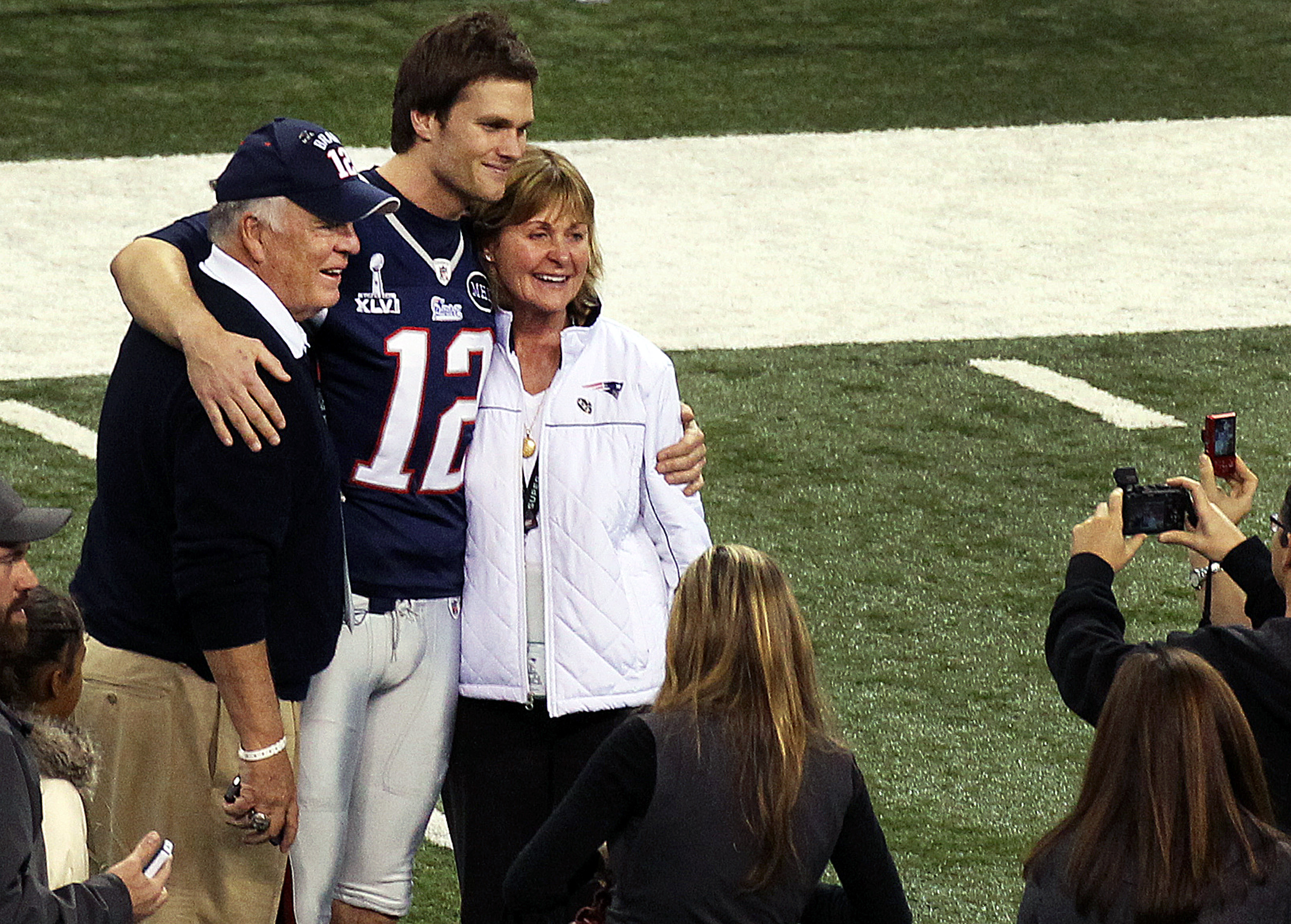 Tom Brady with his parents on February 4, 2012. | Source: Getty Images