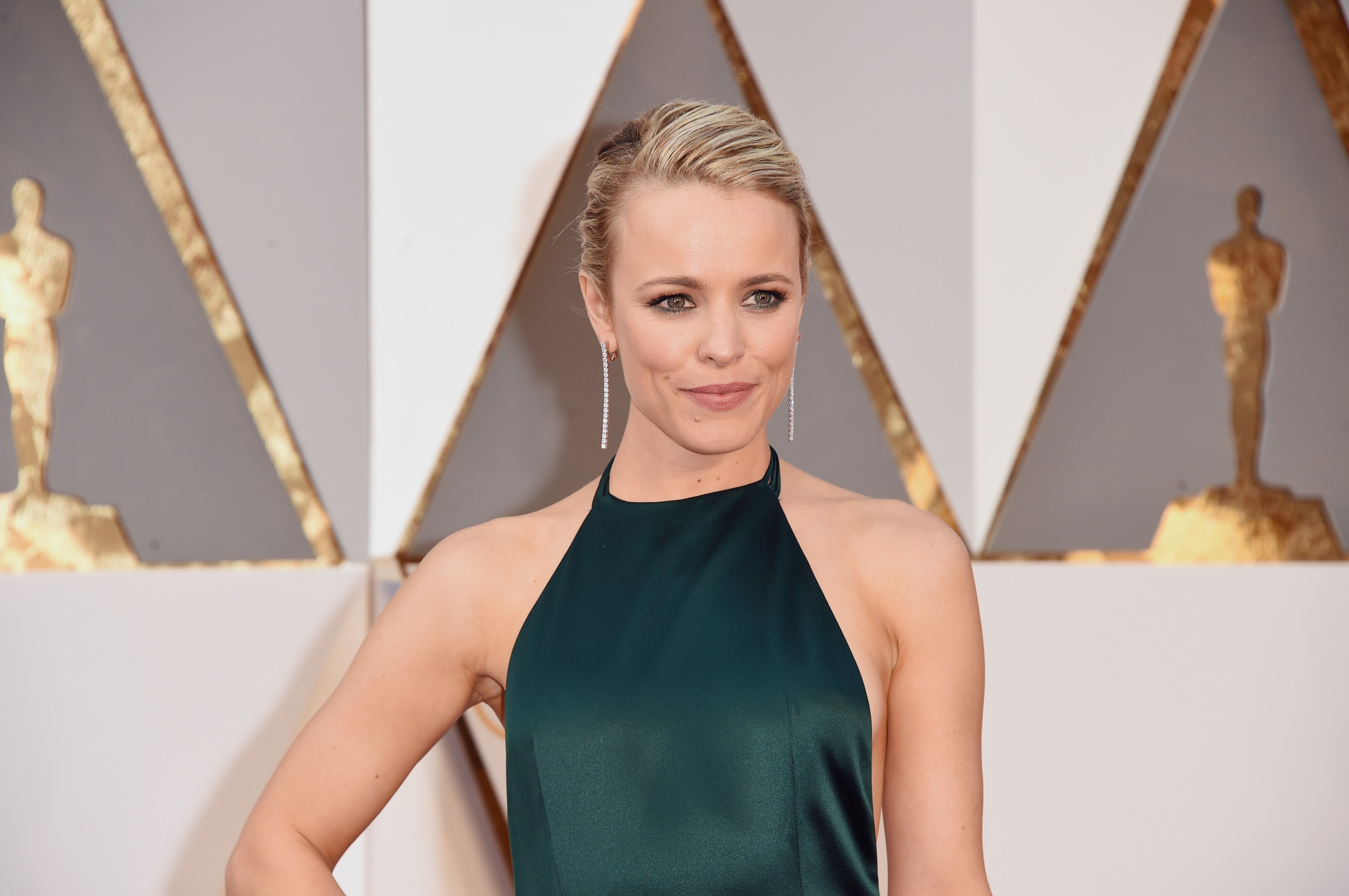 Rachel McAdams nimmt an den 88. jährlichen Oscar-Verleihungen im Hollywood & Highland Center am 28. Februar 2016 in Hollywood, Kalifornien, teil. | Quelle: Getty Images Rachel McAdams nimmt an den 88. jährlichen Oscar-Verleihungen im Hollywood & Highland Center am 28. Februar 2016 in Hollywood, Kalifornien, teil. | Quelle: Getty Images