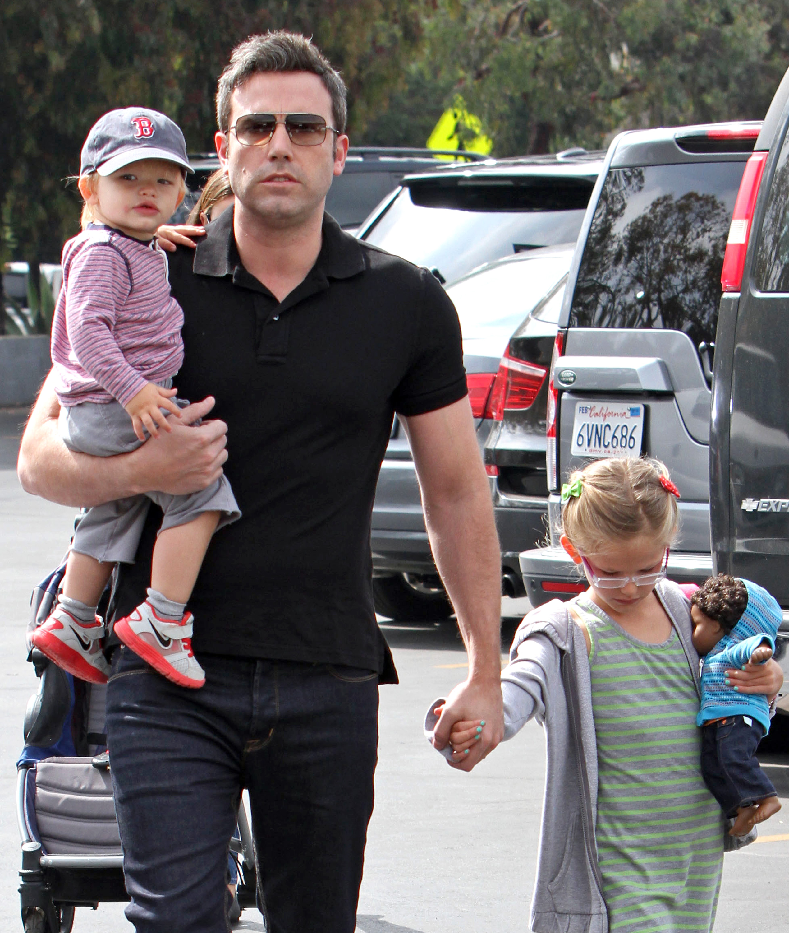 Samuel, Ben and Violet Affleck spotted in Los Angeles, California on August 11, 2013 | Source: Getty Images