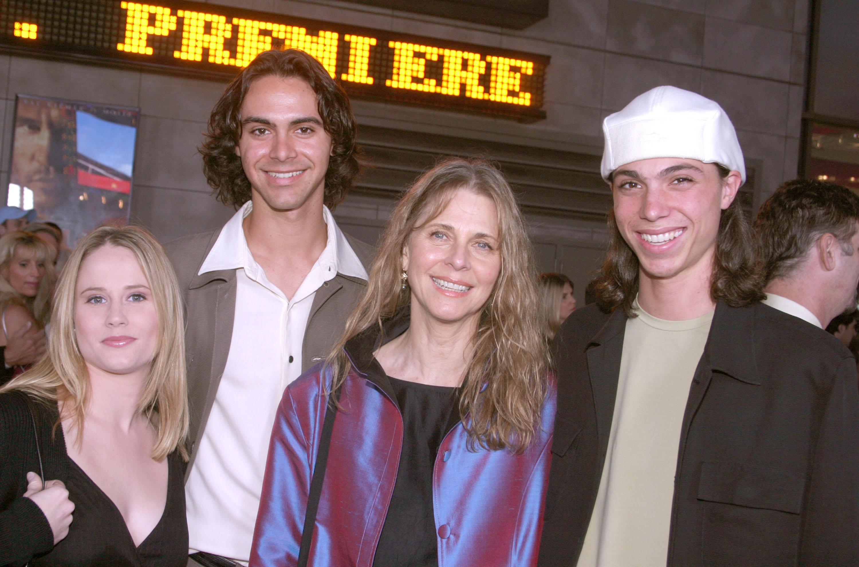 Lindsay Wagner and family in California, United States in 2006 | Source: Getty Images