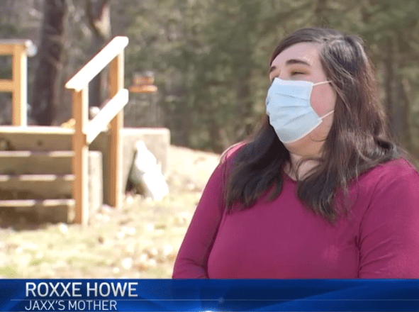 Roxxe Howe pictured talking about the heartbreaking moment to NBC Boston news. | Photo: NBC Boston.