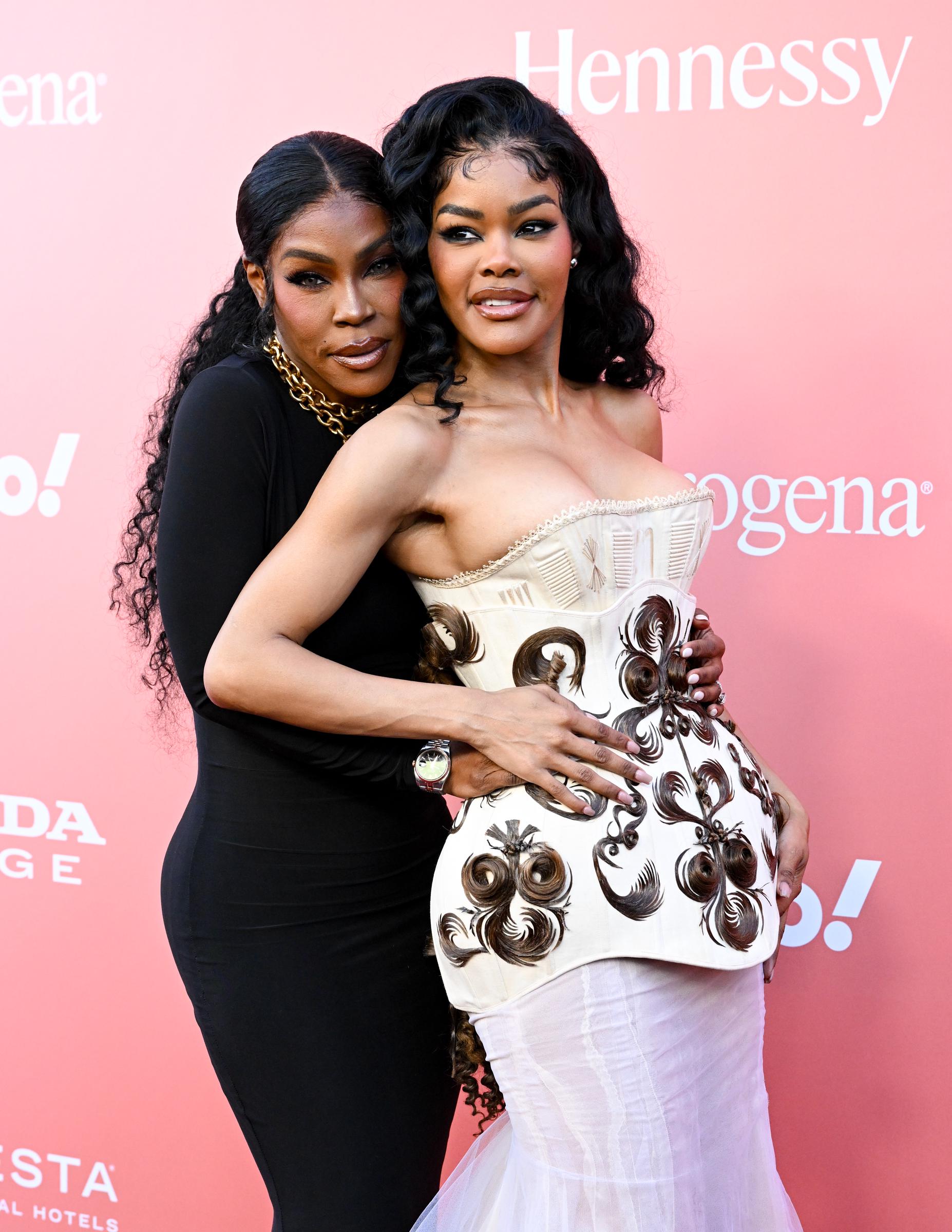 Teyana and Nikki Taylor pose on the red carpet | Source: Getty Images