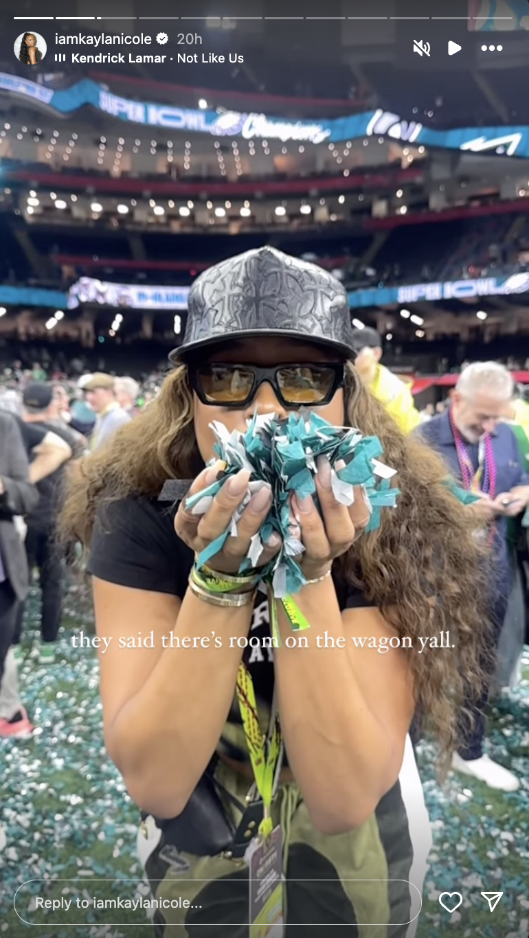 Kayla Nicole holding confetti during Super Bowl LIX | Source: Instagram/iamkaylanicole