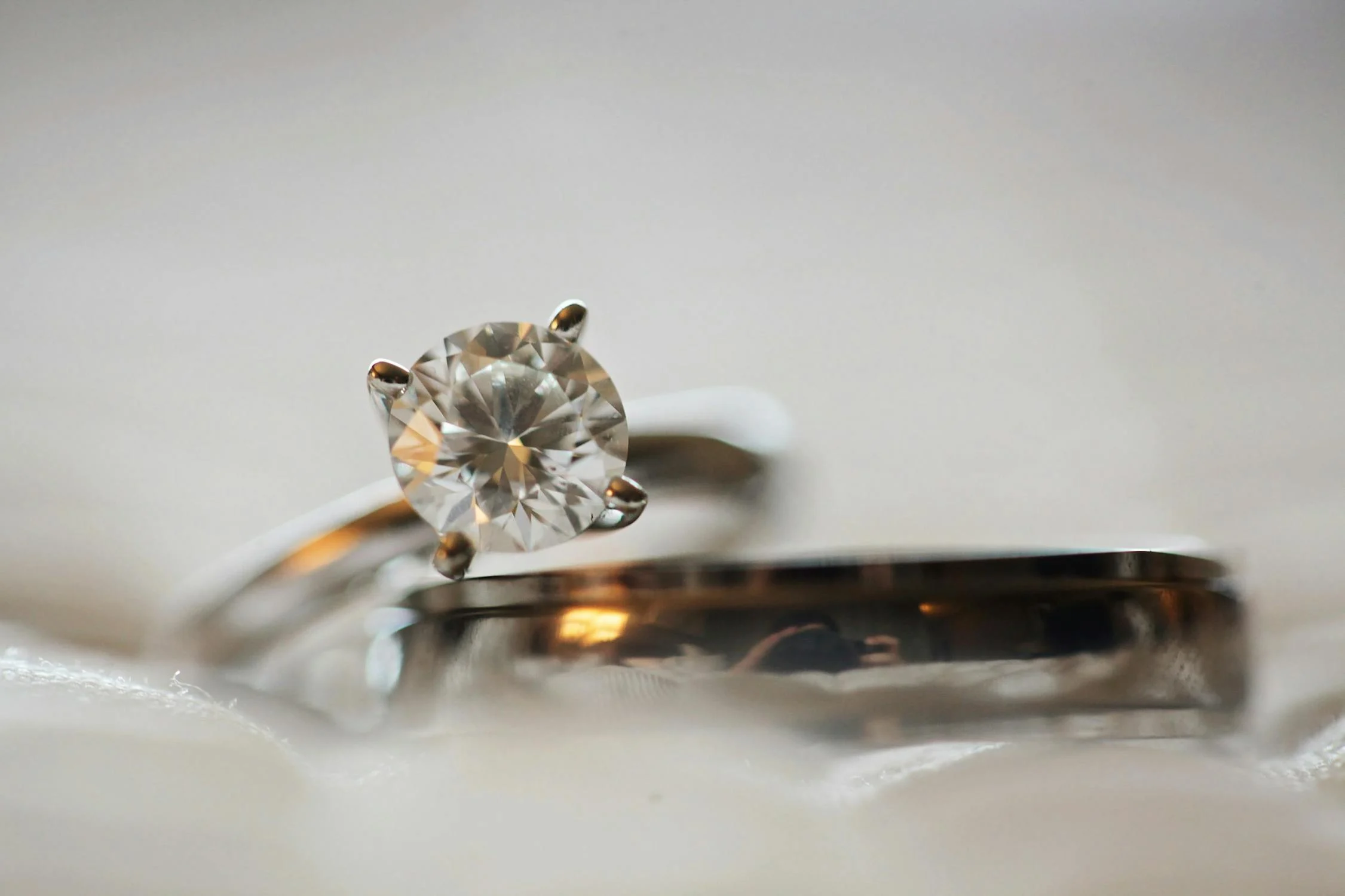 A ring with a diamond | Source: Pexels