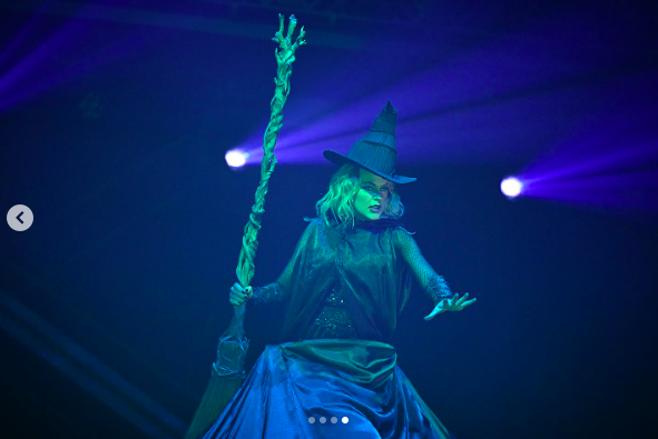 Elaine Hendrix dressed as Elphaba from "Wicked," posted on October 22, 2025. | Source: Instagram/dancingwiththestars