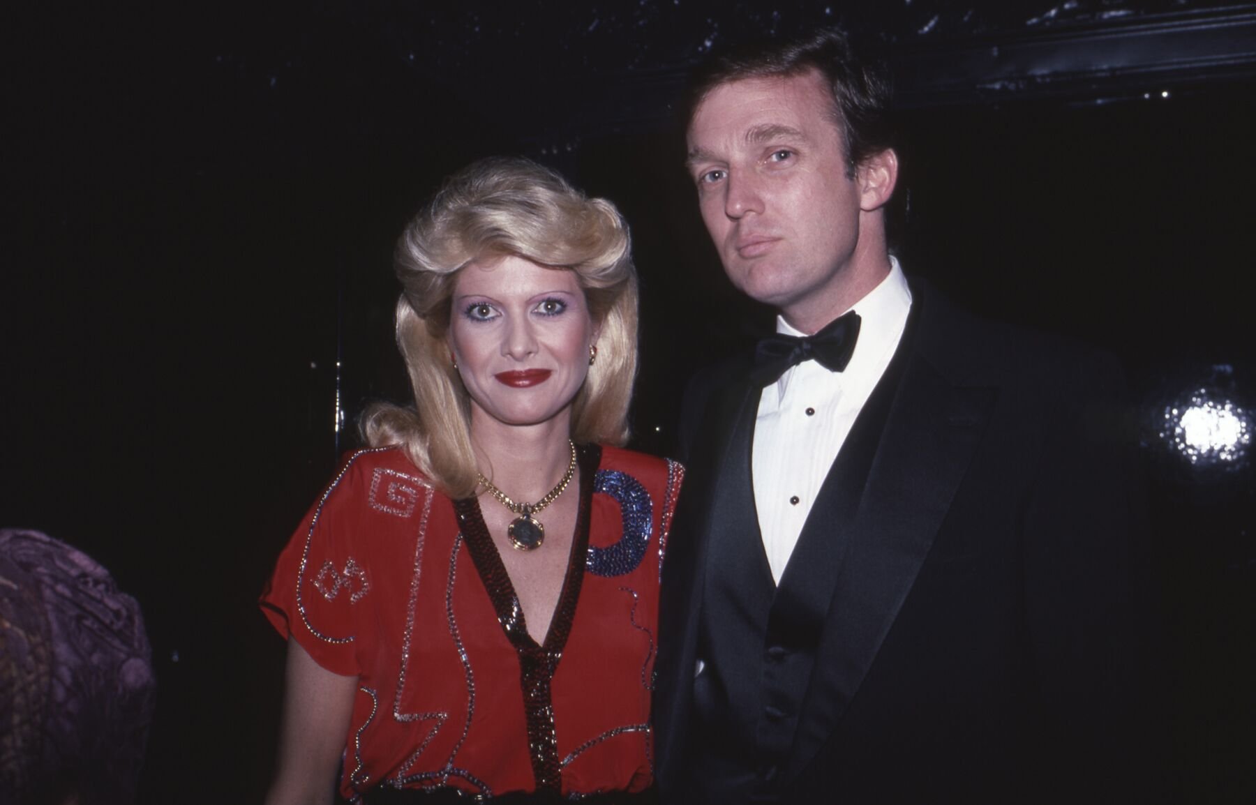 Ivana and Donald Trump at a New York social event, cieca 1985 | Source: Getty Images