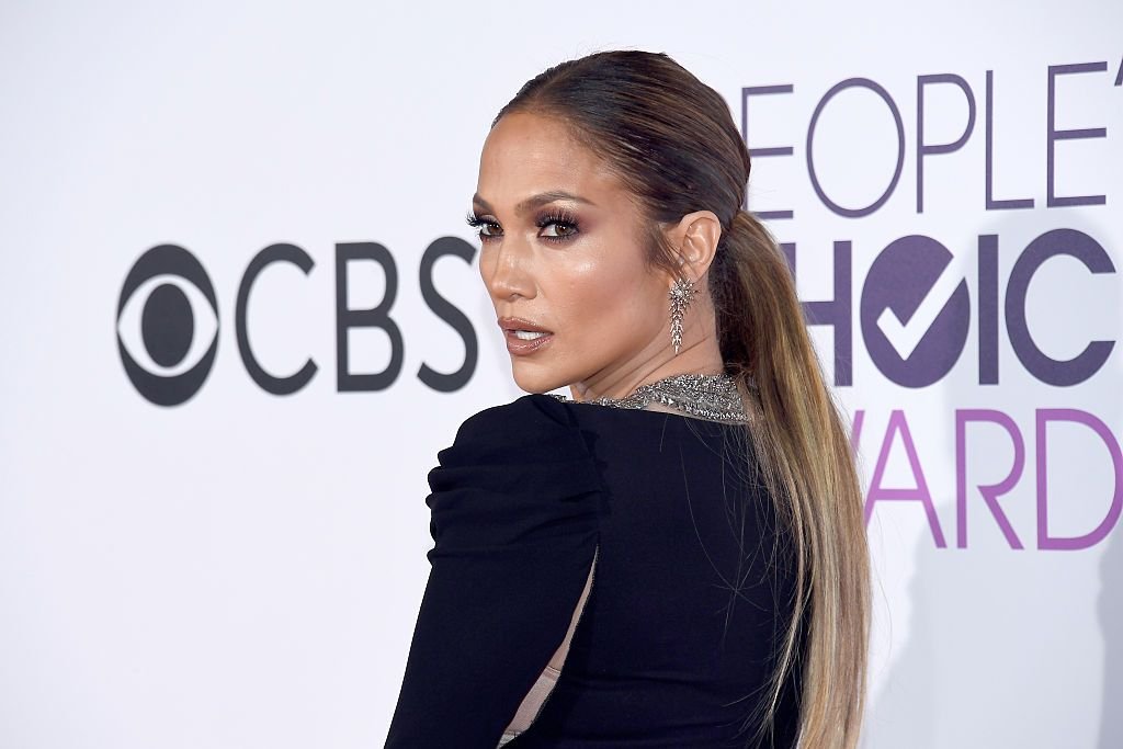 Jennifer Lopez at the People's Choice Awards 2017 at Microsoft Theater on January 18, 2017 in Los Angeles, California. | Photo: Getty Images