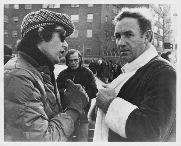 Gene Hackman et le réalisateur William Friedkin, sur le tournage du film "The French Connection", 1971. | Photo : Getty Images Gene Hackman et le réalisateur William Friedkin, sur le tournage du film "The French Connection", 1971. | Photo : Getty Images