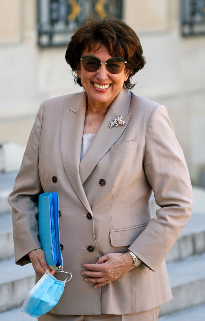 Roselyne Bachelot arrive au palais présidentiel de l'Élysée pour assister à une réunion hebdomadaire du cabinet le 7 juin 2020 à Paris, en France. | Photo : Getty Images