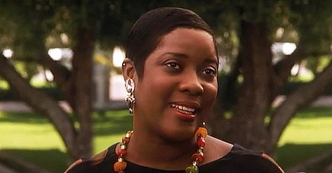 Loretta Devine in the scene of a movie. | Photo: youtube.com/Movieclips Classic Trailers