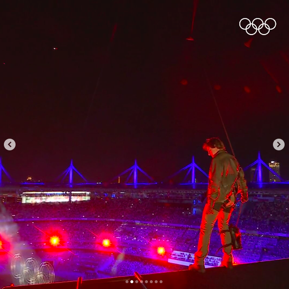 Tom Cruise right before he leapt off the stadium roof during the Paris Olympics, posted on August 11, 2024 | Source: Instagram/olympics