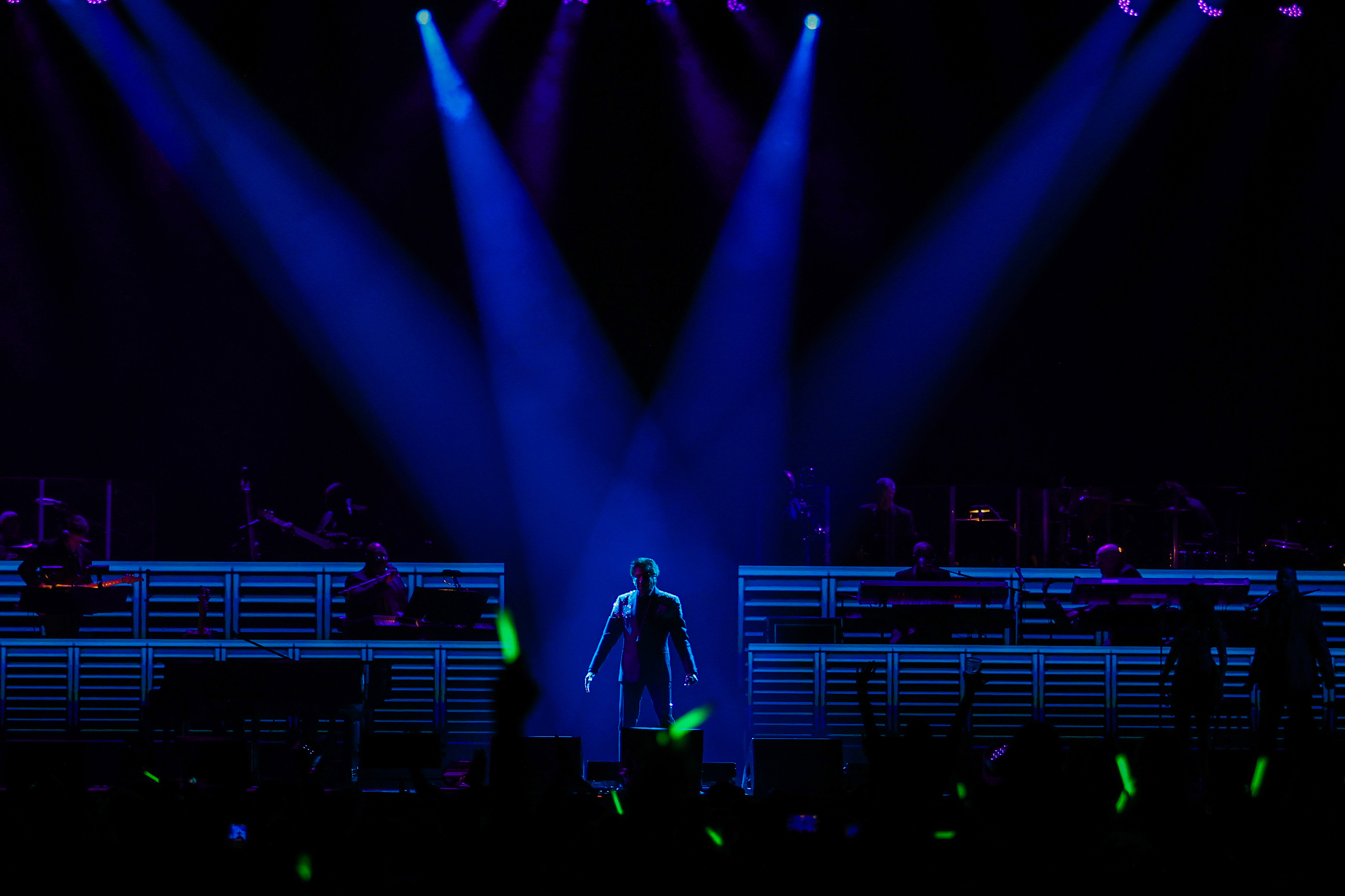 Singer Barry Manilow performs onstage during the "Manilow: The Last Seattle Concert" at Climate Pledge Arena on 12 July 2025 in Seattle, Washington. | Source: Getty Images